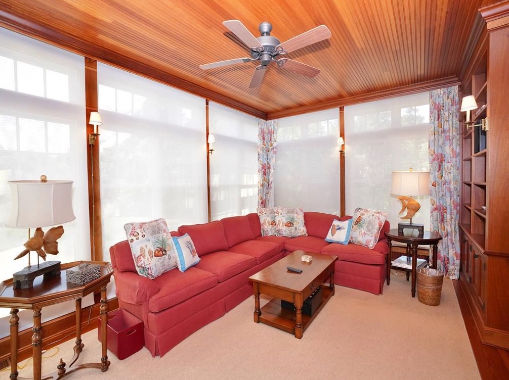 5 Armstrong Ln