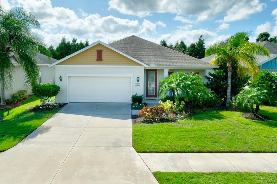 11806 Forest Park Cir