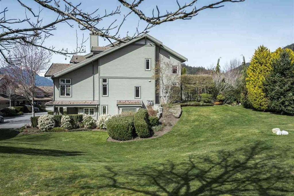 28 Whitecap Ct