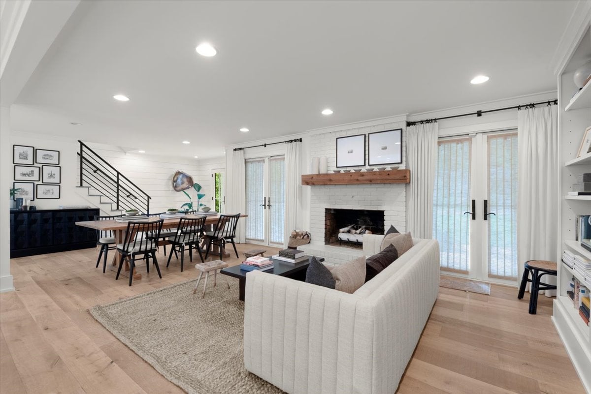 210 Shady Grove
