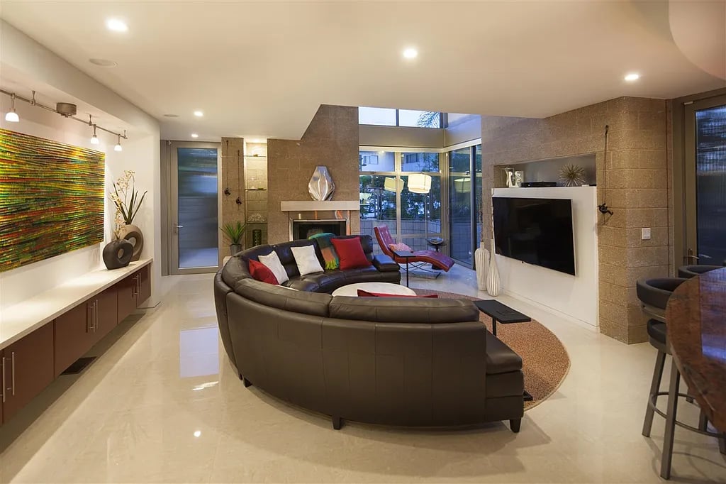 330 Playa Del Sur