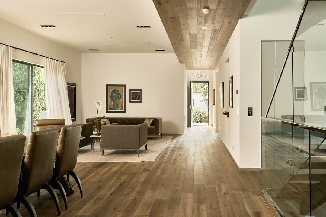 N Bowling Green Way, 90049