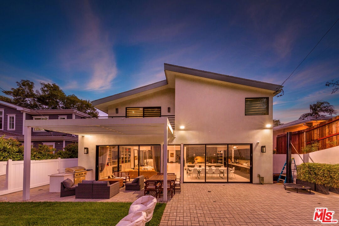 2122 Castle Heights Ave