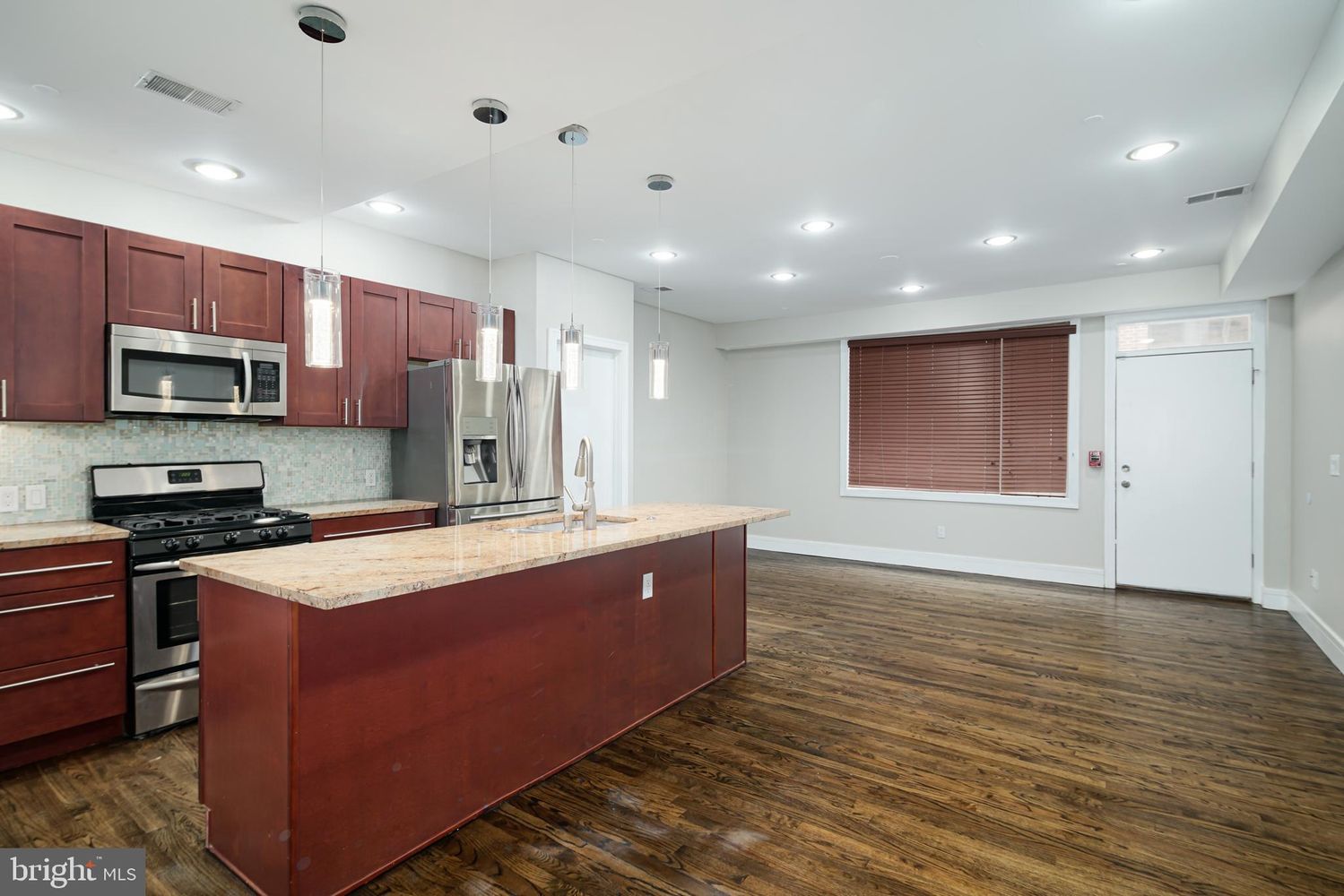 1529 N Philip St #10