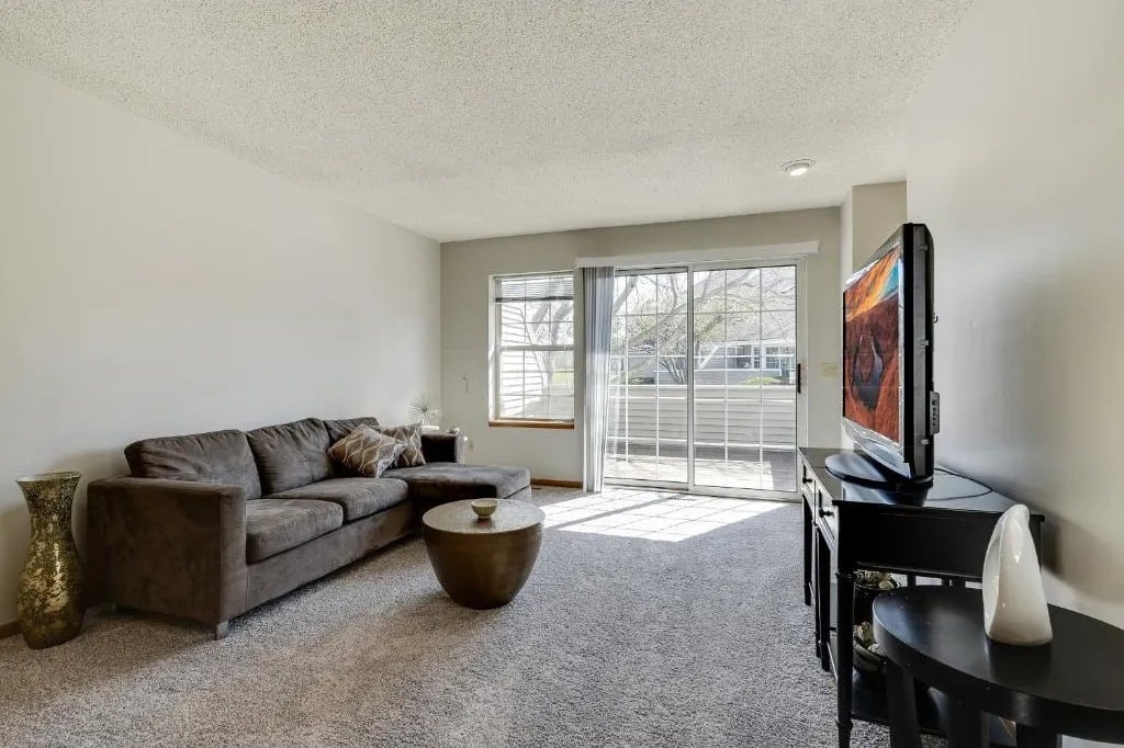 2040 Shenandoah Ct #C