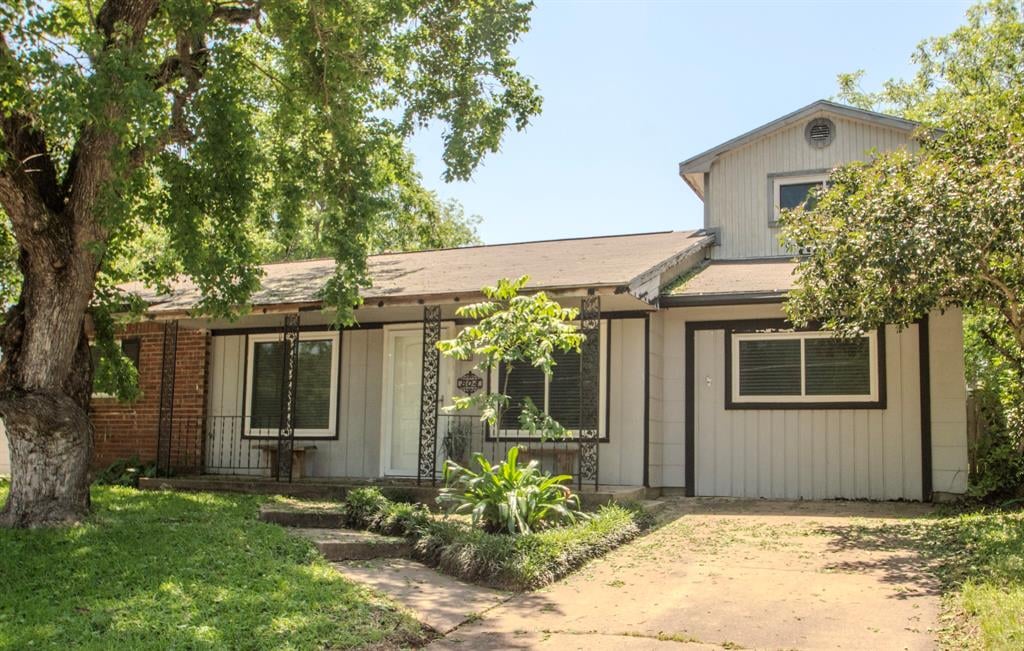 804 S Chappell Hill Street