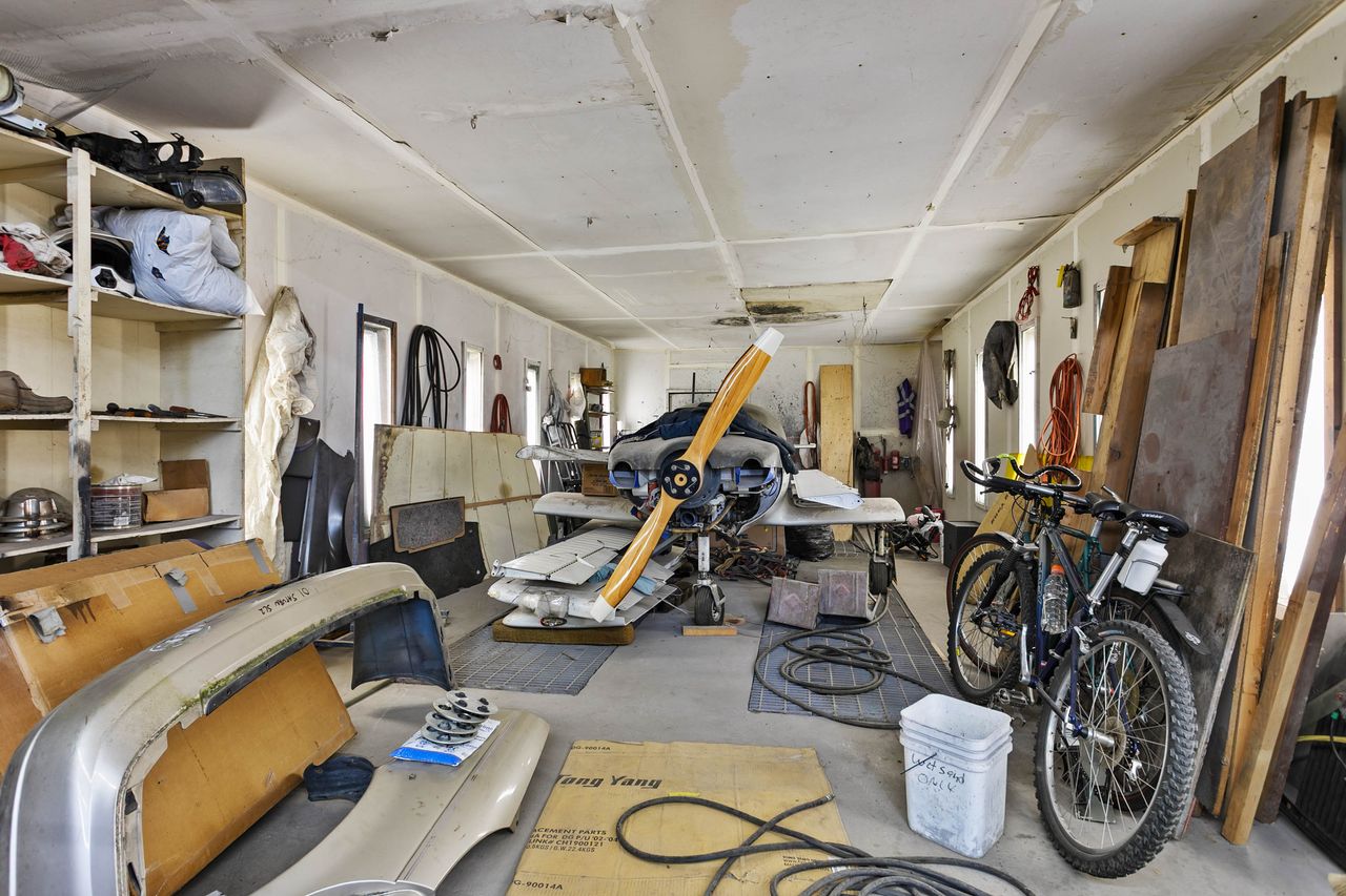 2401–2407 Old Hwy 99 S