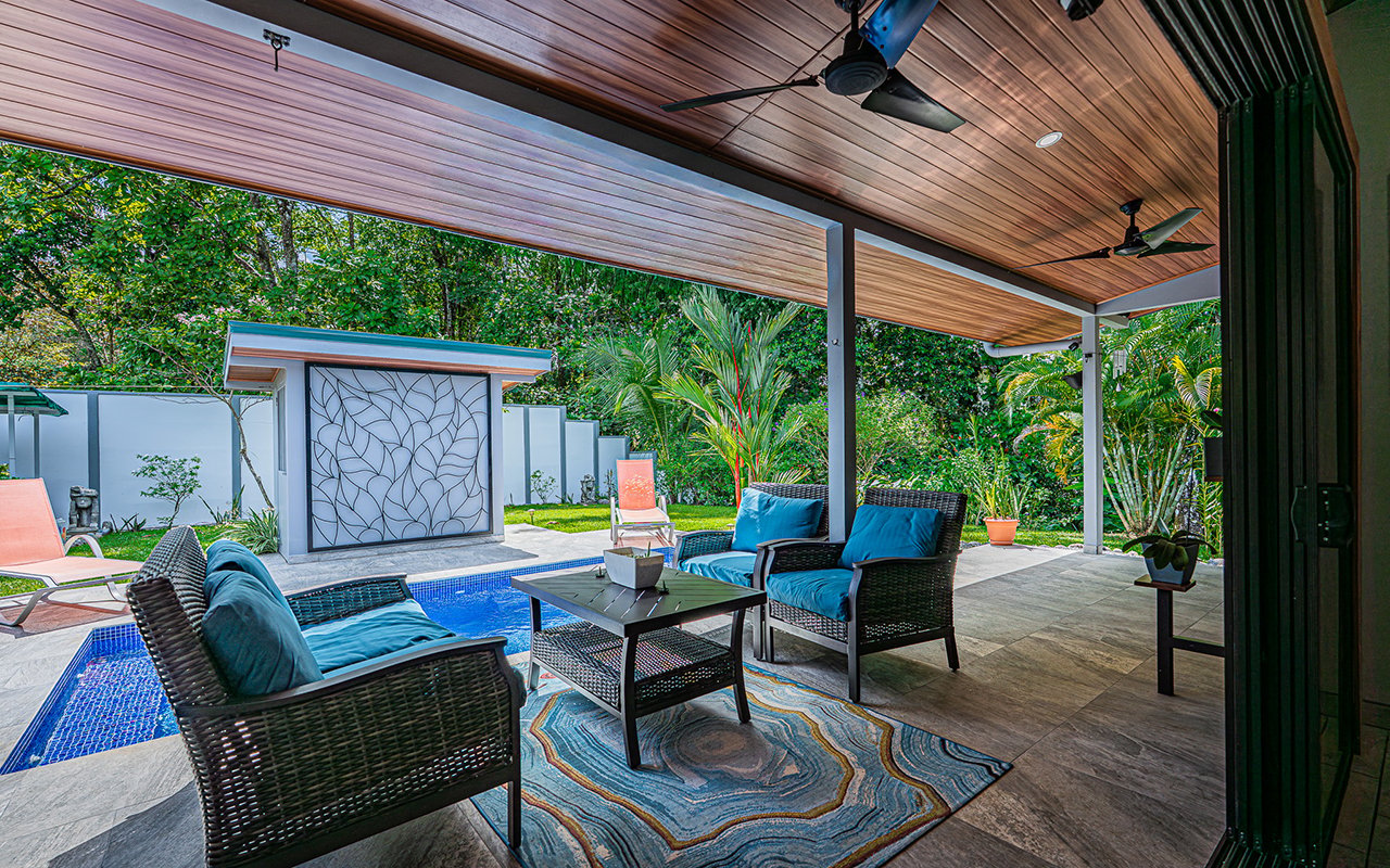 Home Near Downtown Uvita with Private Forest and Creek