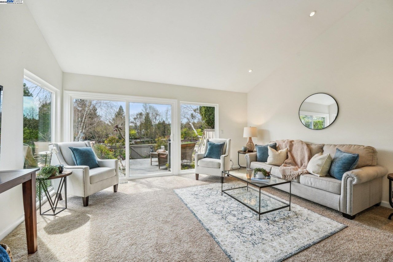 2119 Presidio Ct