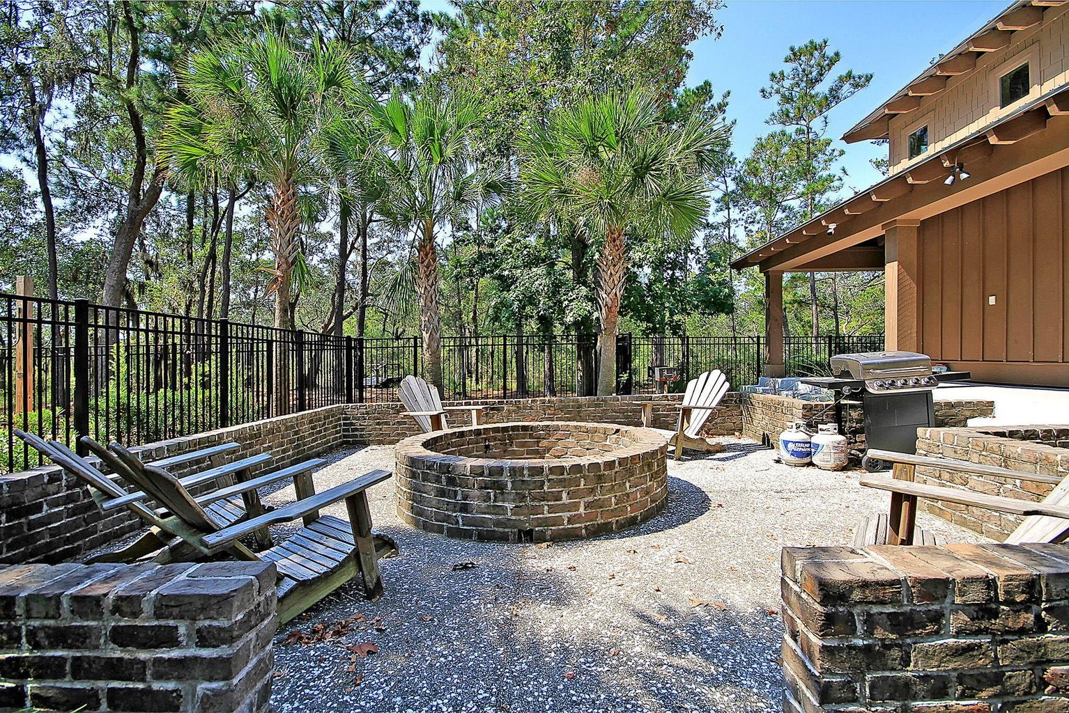 2336 Watchtower Ln