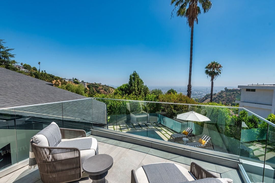 Atlas Manor, Mount Olympus Dr, 90046