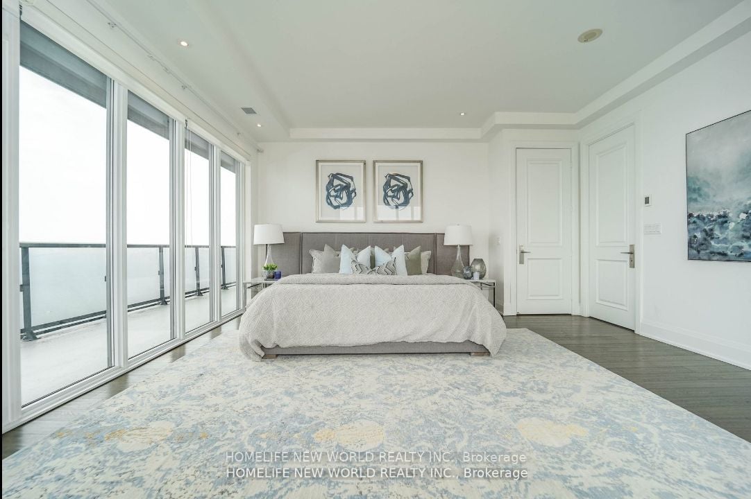 RARE PENTHOUSE OPPORTUNITY IN MIMICO