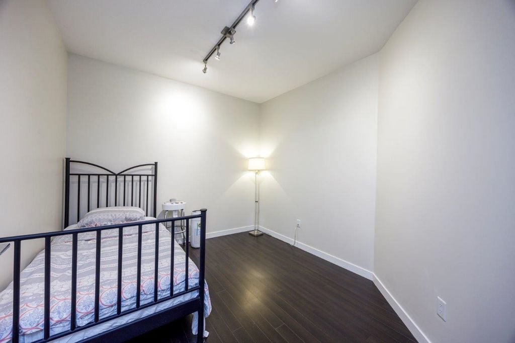 119 W 22nd St, #126