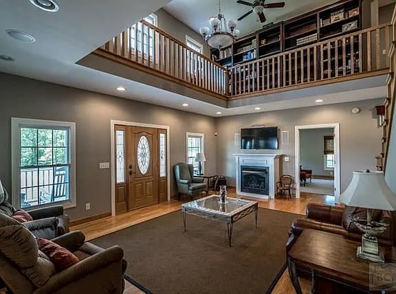 5756 Reid Rd