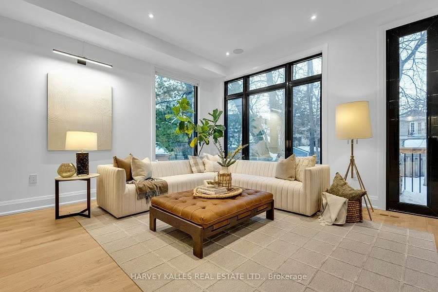72 Castlefield Ave