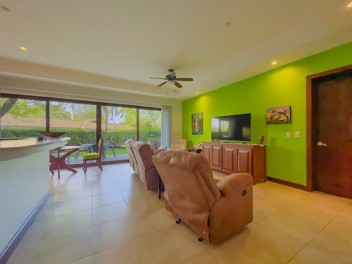 Ground Level Condo with a Yard