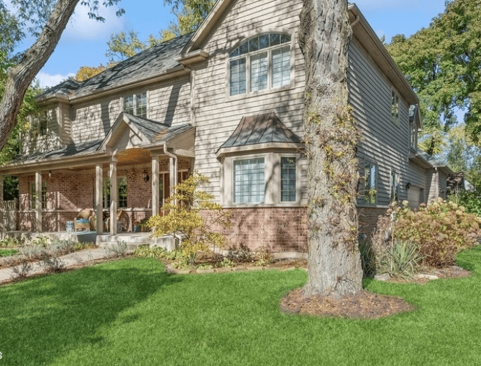 testimonial headshot