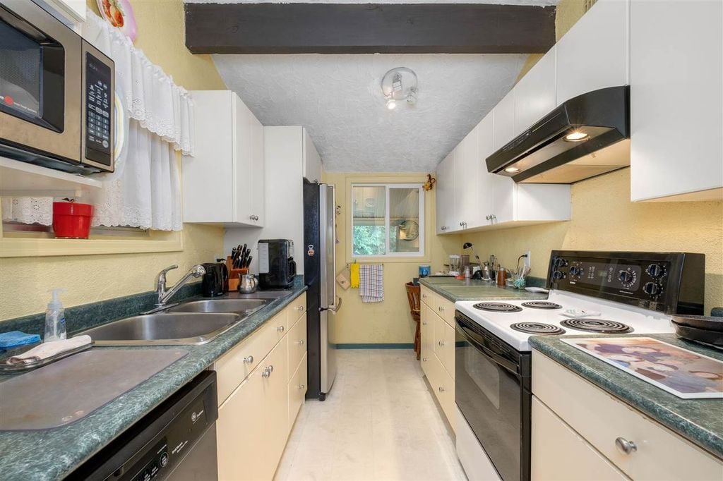 4520 Lynn Valley Rd