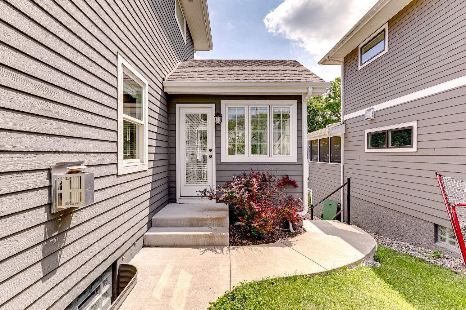 Completely Renovated 2-Story Walkout