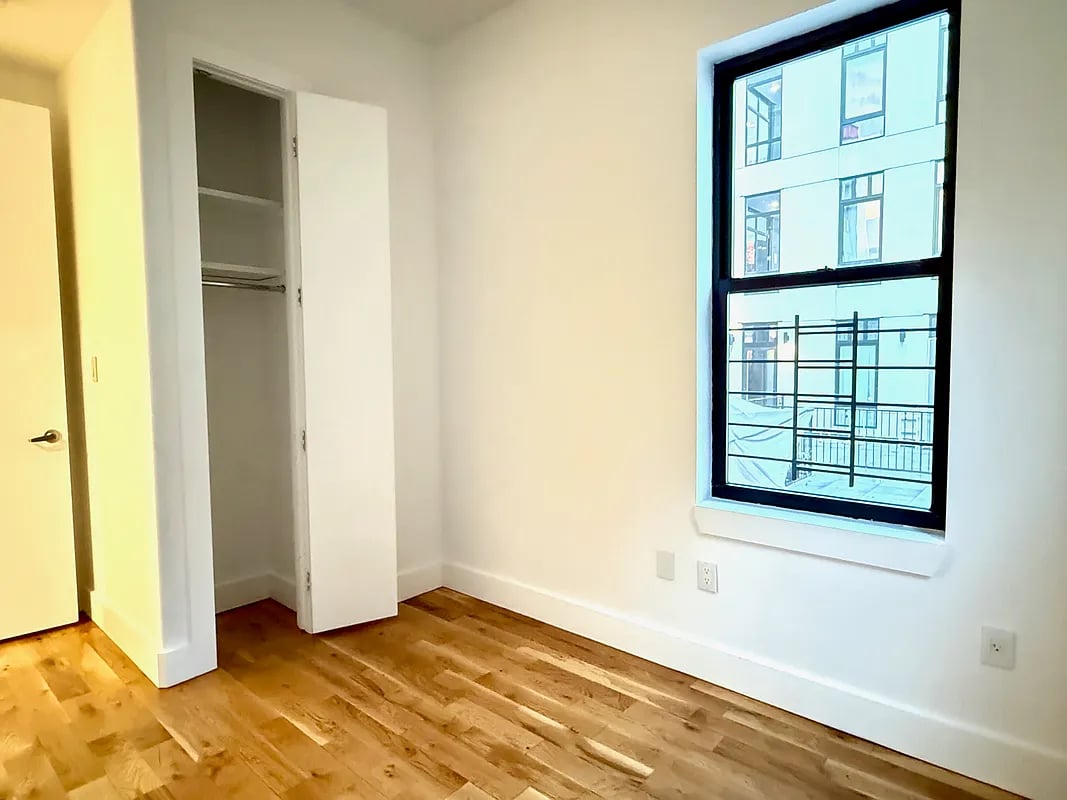 406 Evergreen Ave 2B