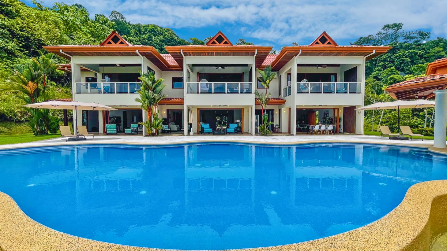 Ocean-View Luxury Home in Ojochal with Sunset Views and Retreat Potential