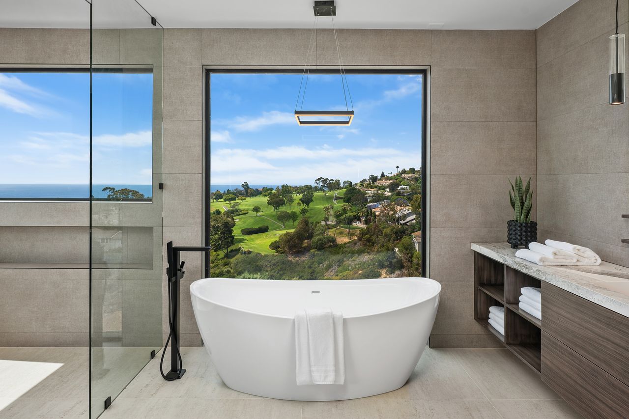 6627 Muirlands Dr, La Jolla, CA 92037