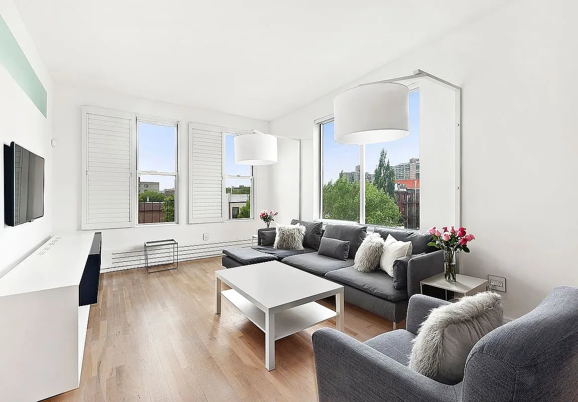 204 Montrose Avenue Unit: 3B