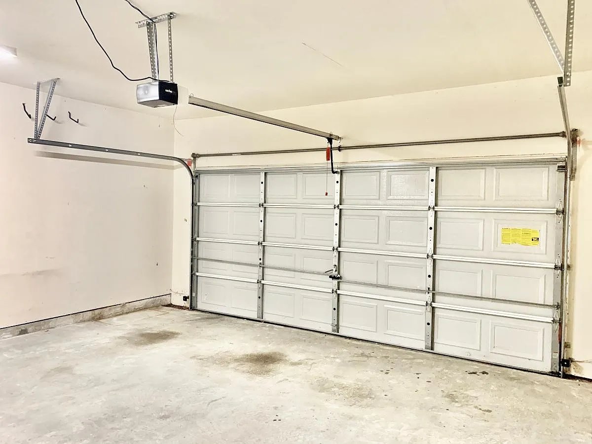 521 Windstone Trl