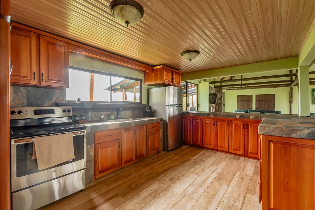1.8 ACRES – 4 Bedroom Panoramic Ocean & Mountain View Paradise Home Tucked Away in Complete Privacy With Tropical Gardens & Fruit Trees!!!