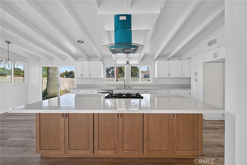 2381 W Transit Ave
