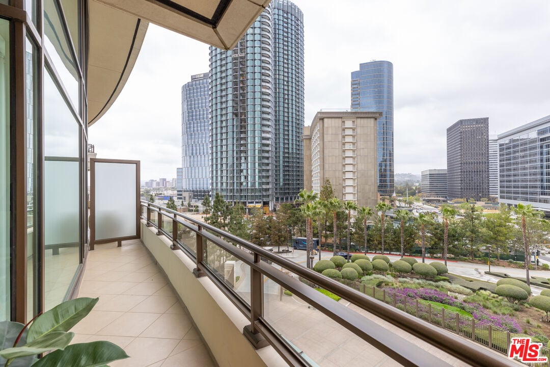 1 W Century Dr #5C
