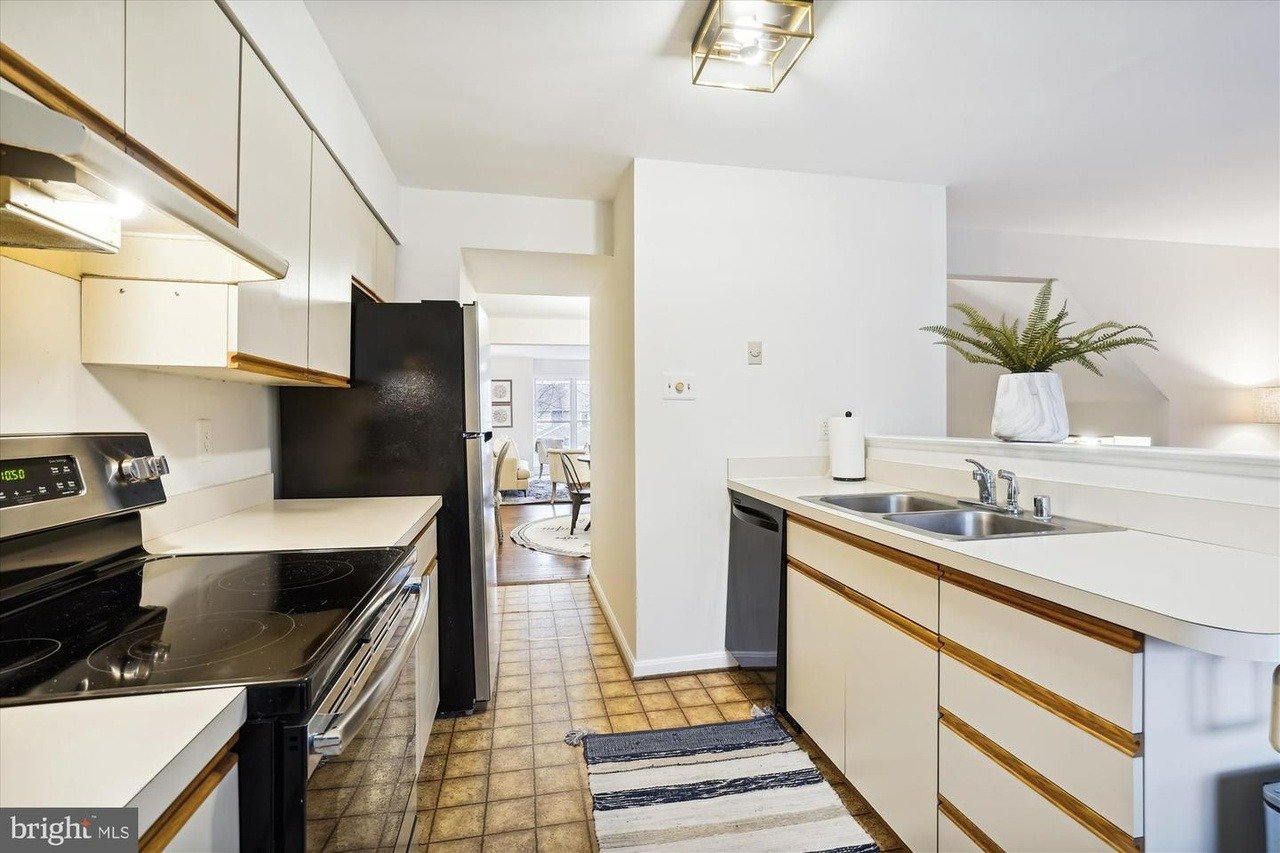 11405 Orchard Green Ct