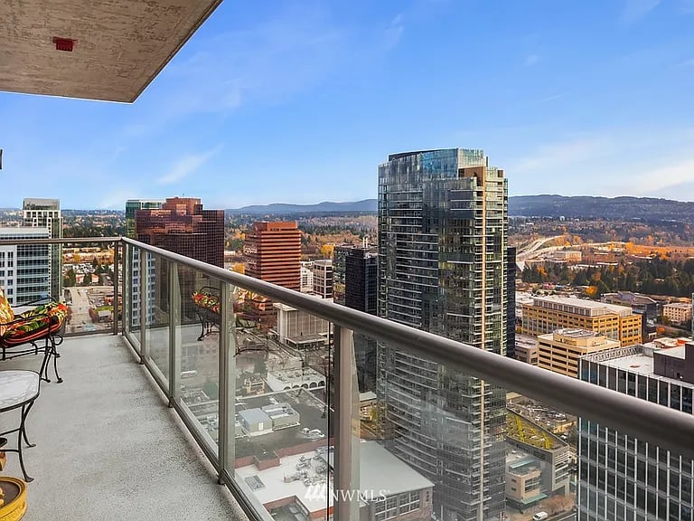 650 Bellevue Way NE # 3501