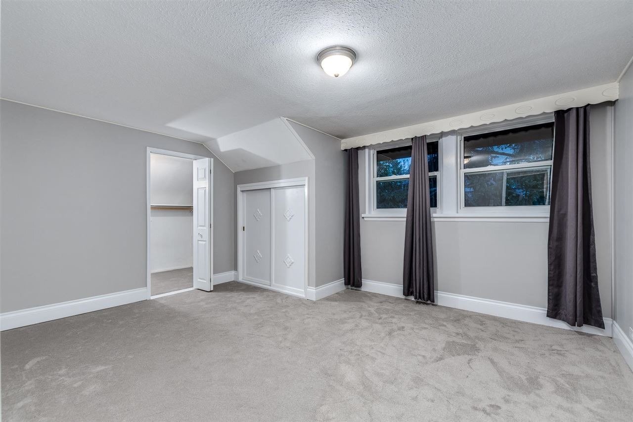 1215 5th Ave