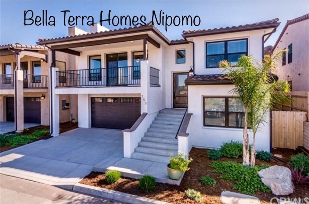 755 Derek Ct