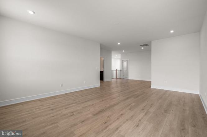 43274 Greeley Sq