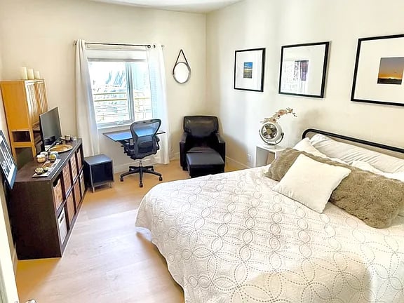 Bright & Breezy Santa Monica Condo Just Blocks from the Beach
