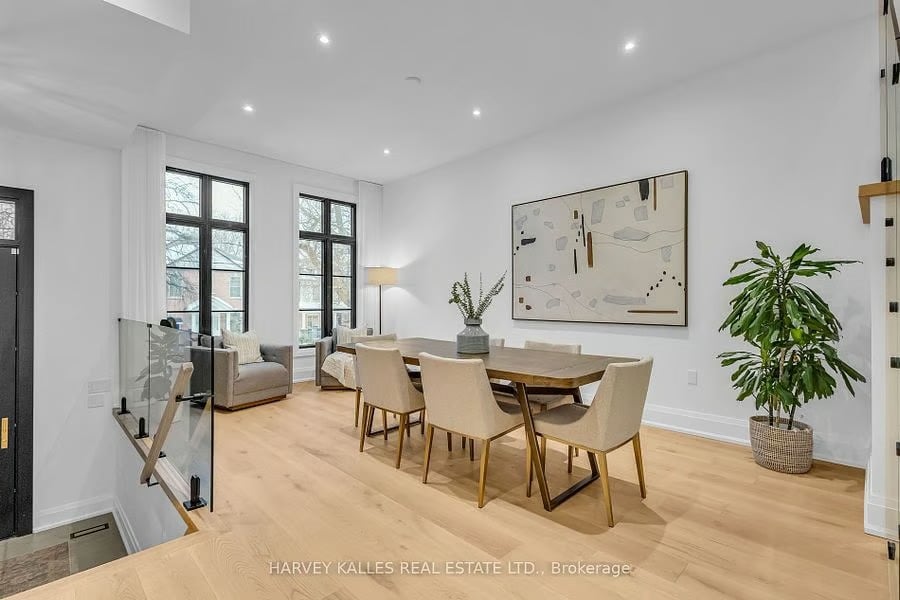 72 Castlefield Ave