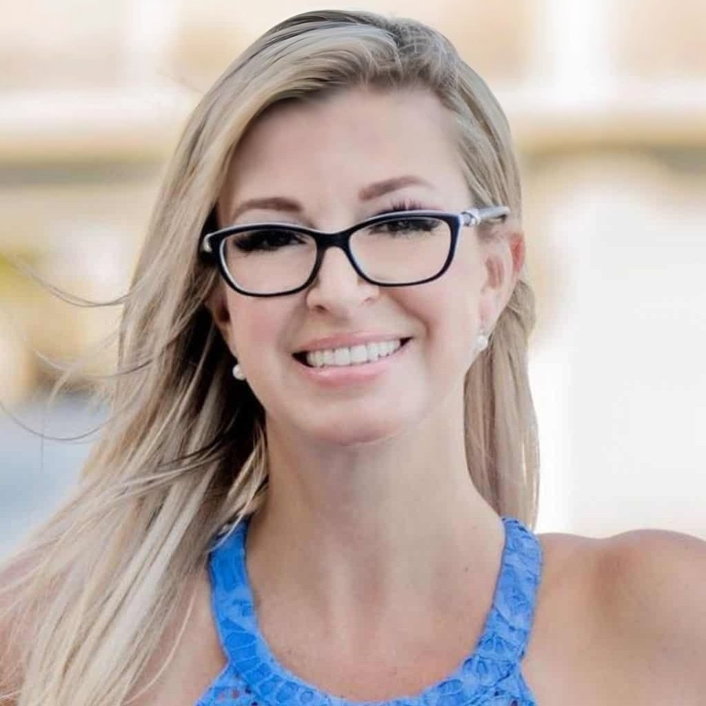 Amie Balchunas Fort Lauderdale, FL Real Estate Agent Headshot