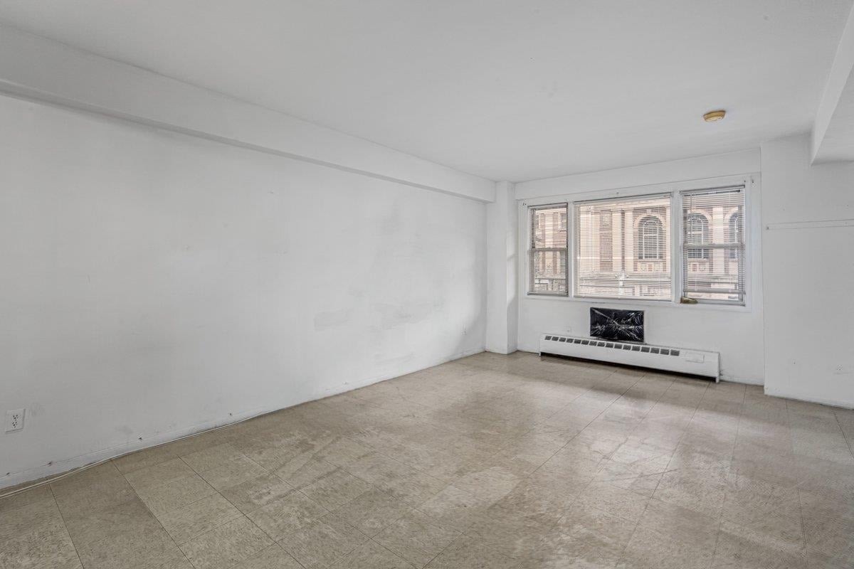 89-15 Parsons Boulevard #3J