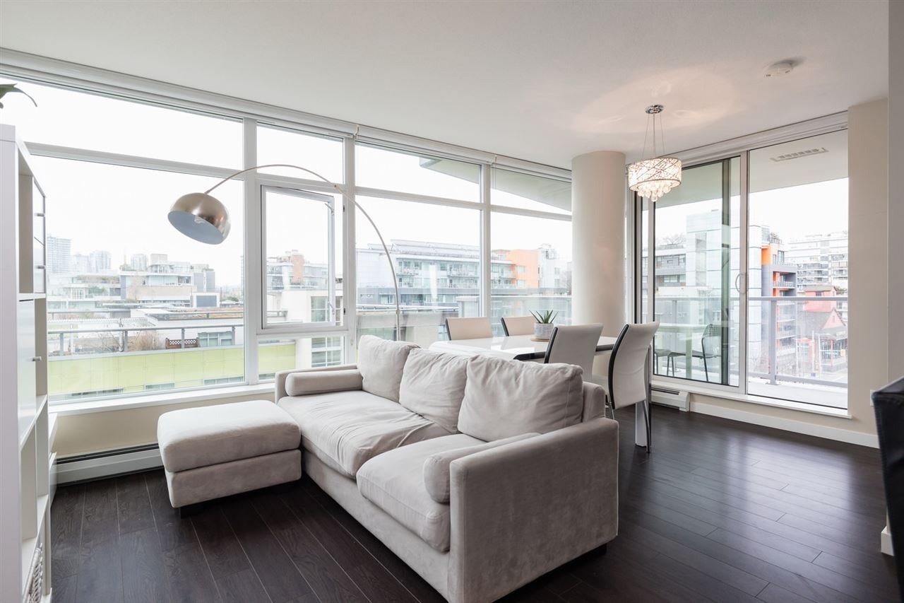 168 W 1st Ave, #604