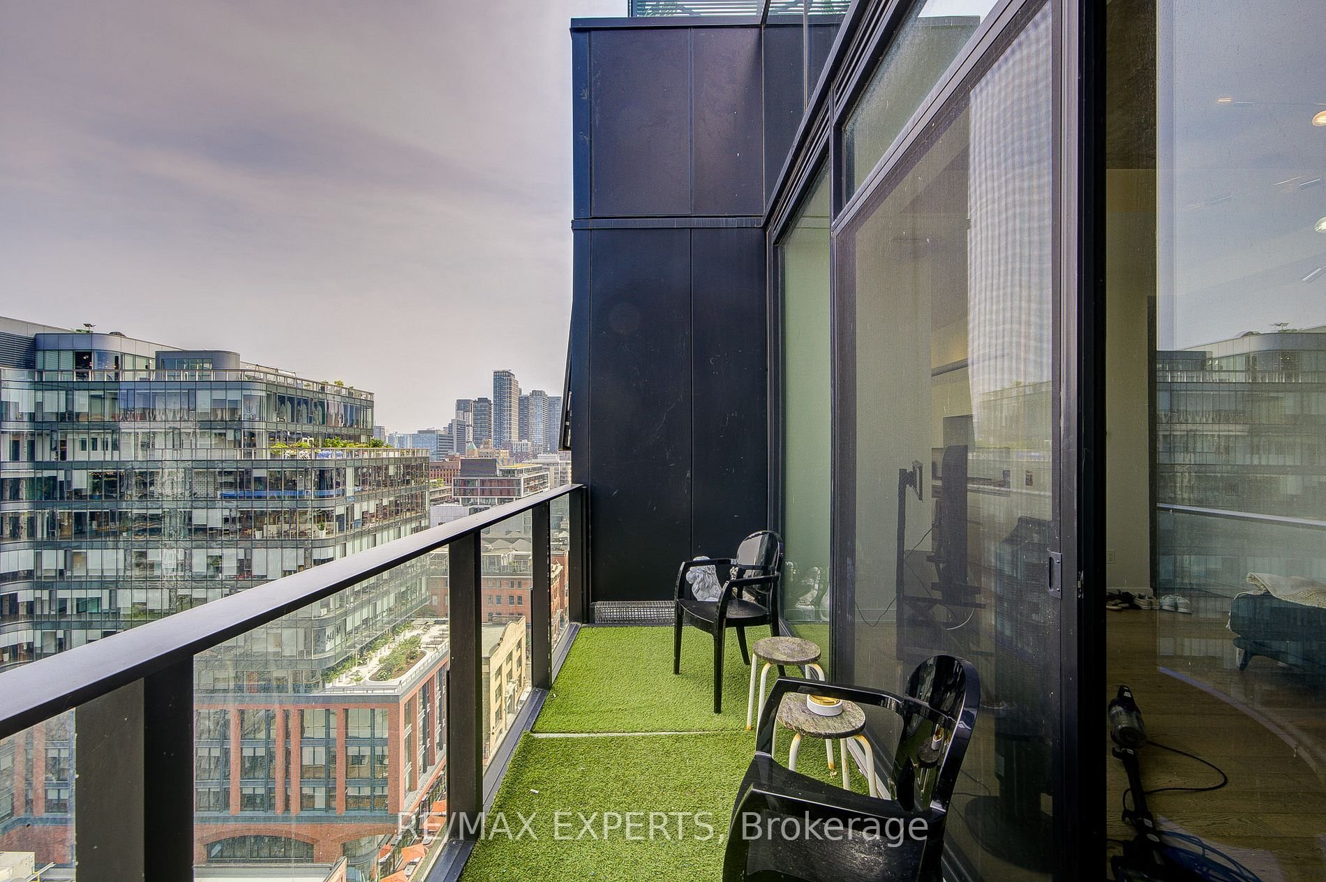 THOMPSON RESIDENCES