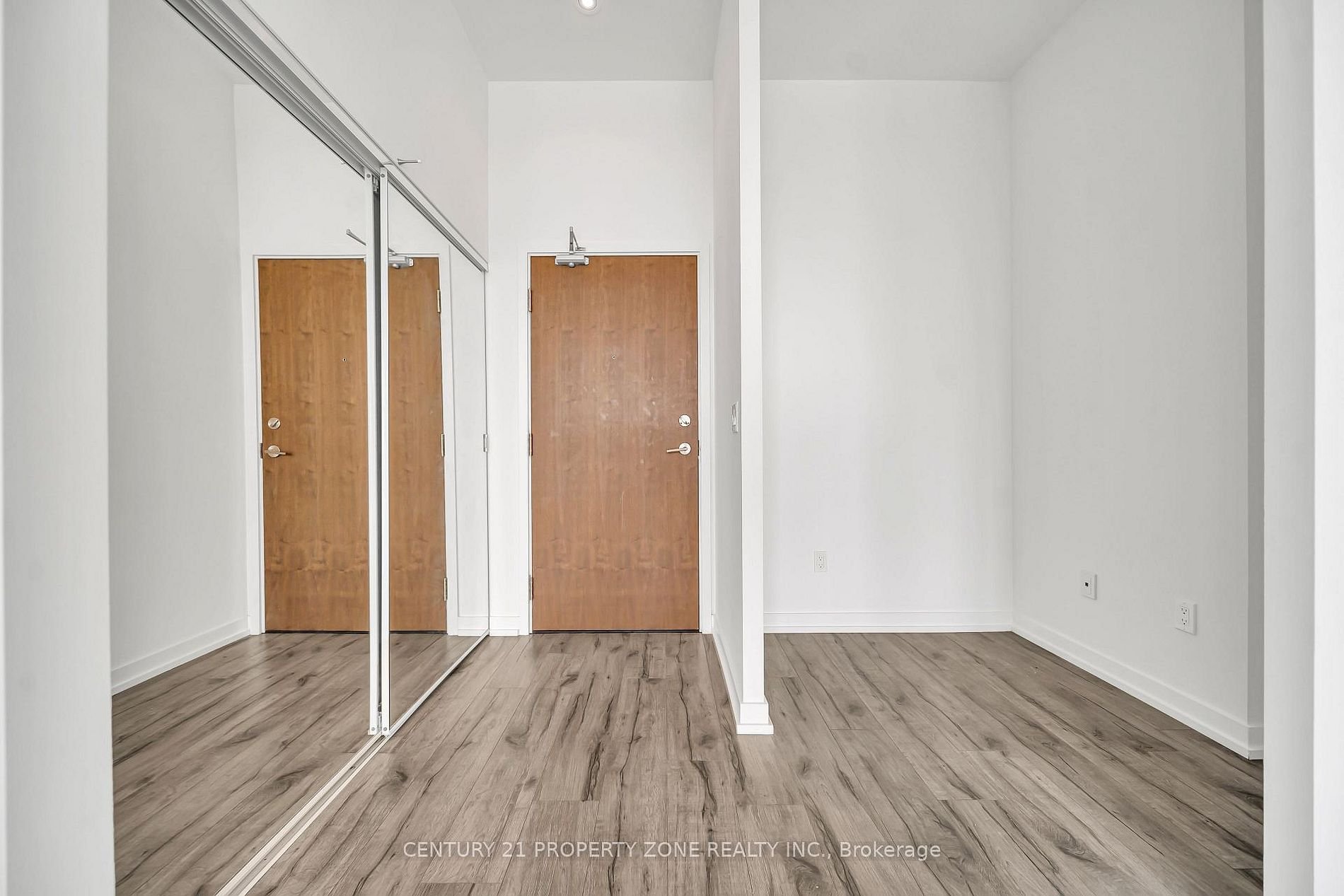 PERFECT SUITE FOR PENTHOUSE LIVING