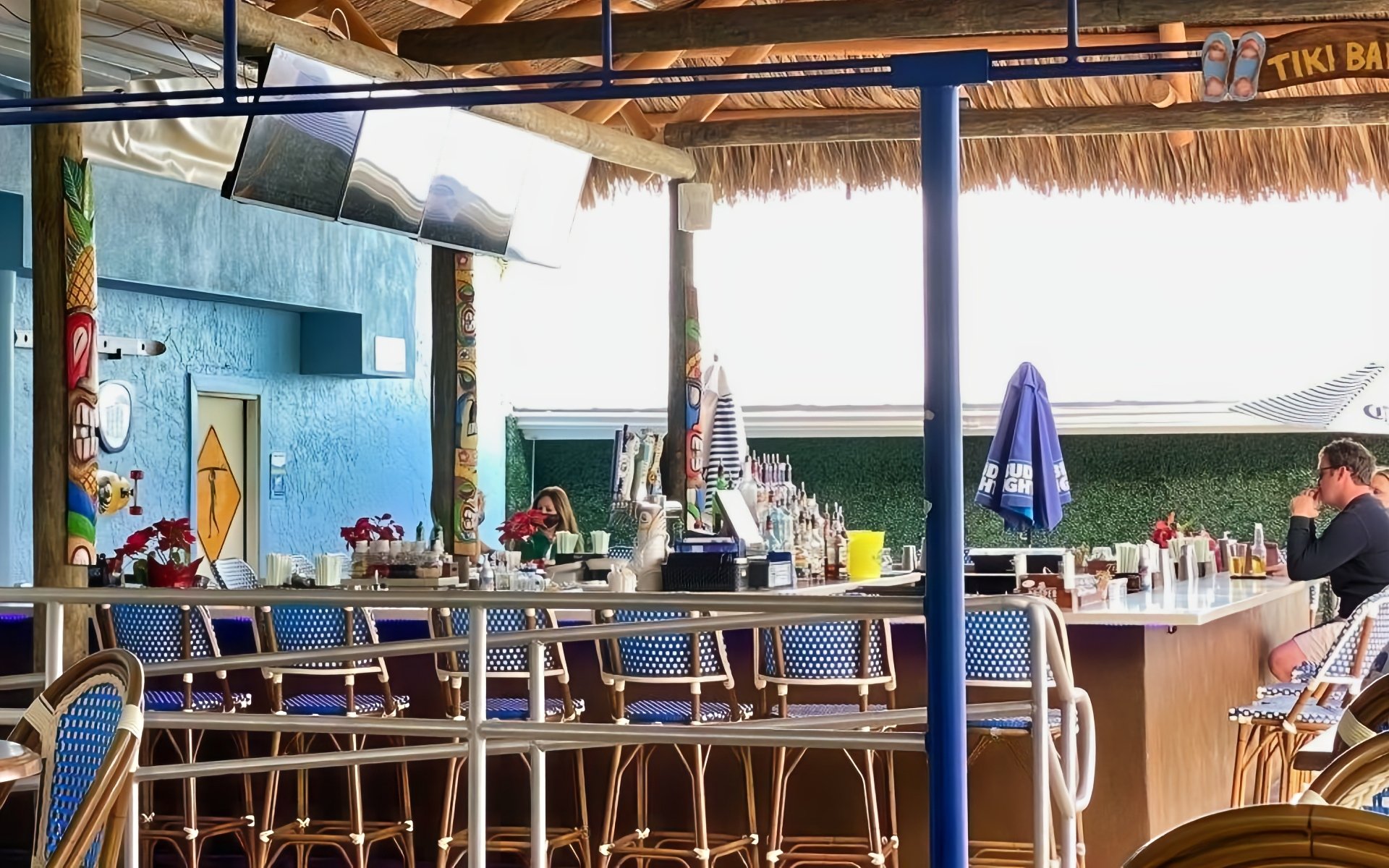 11 Best Happy Hour Deals in and Around Jupiter, Florida