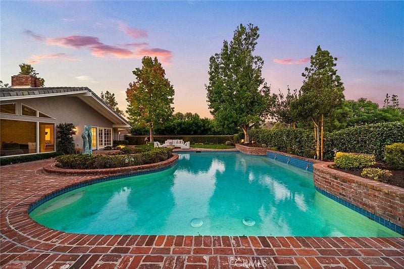 10982 Bent Tree Rd, Santa Ana, CA 92705