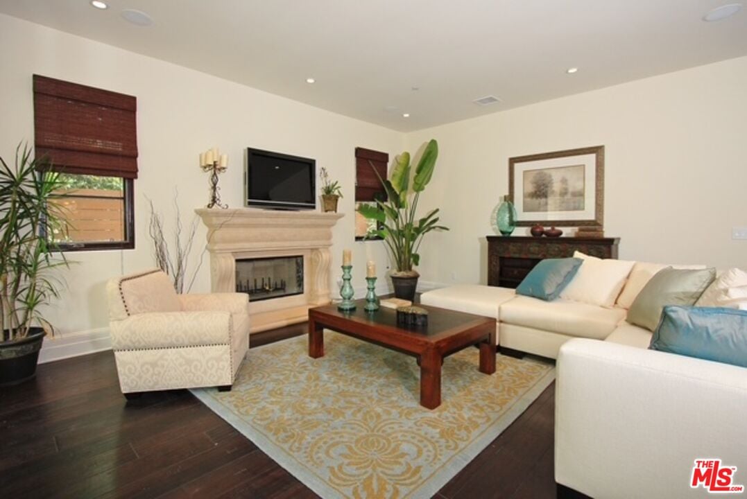525 S Gretna Green Way