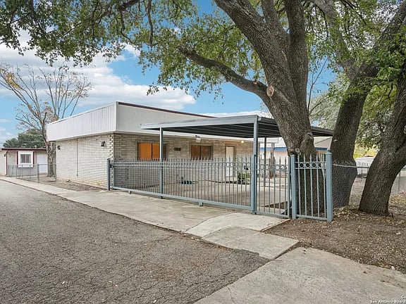 3818 Sherril Brook