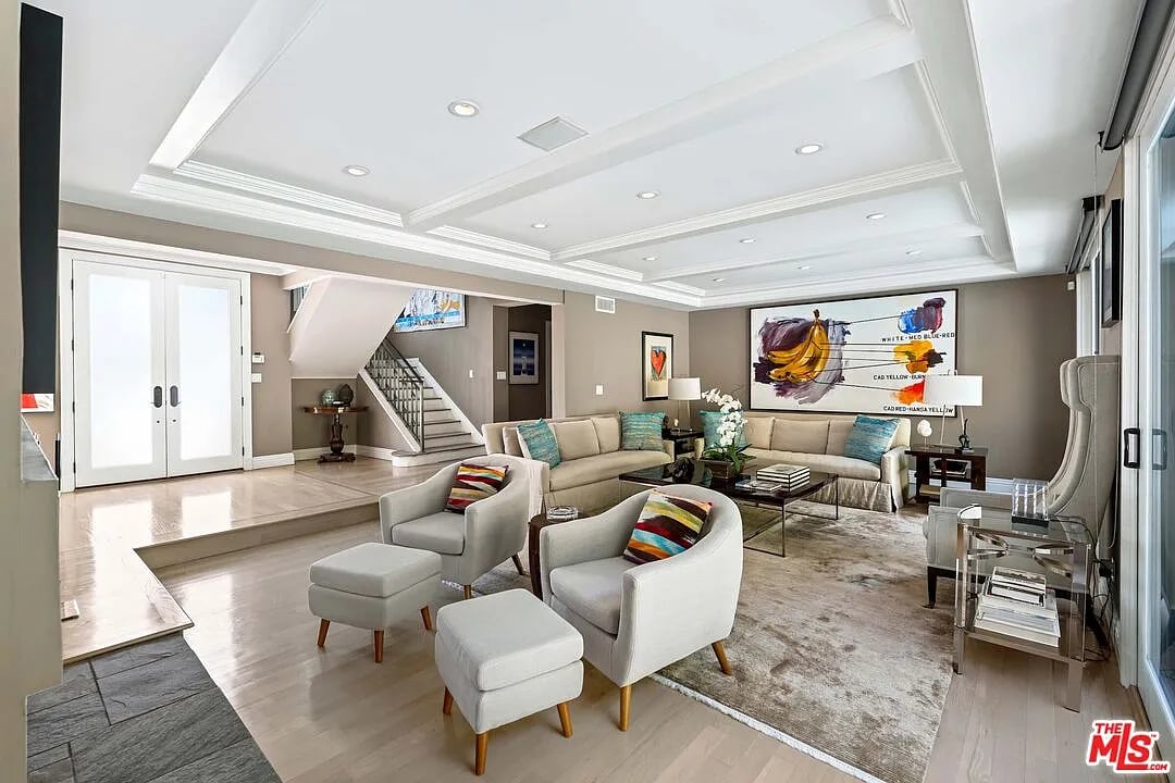 2229 San Ysidro Dr