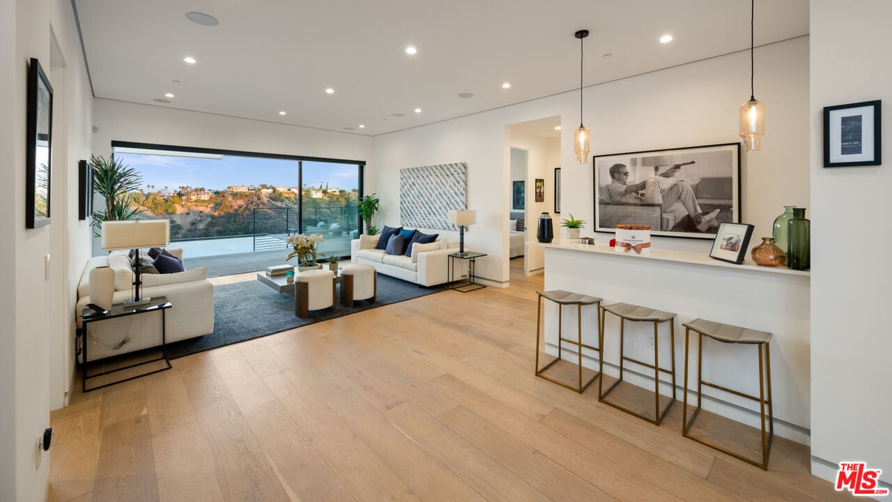 Aurelian Crest, Linda Flora Dr, 90049