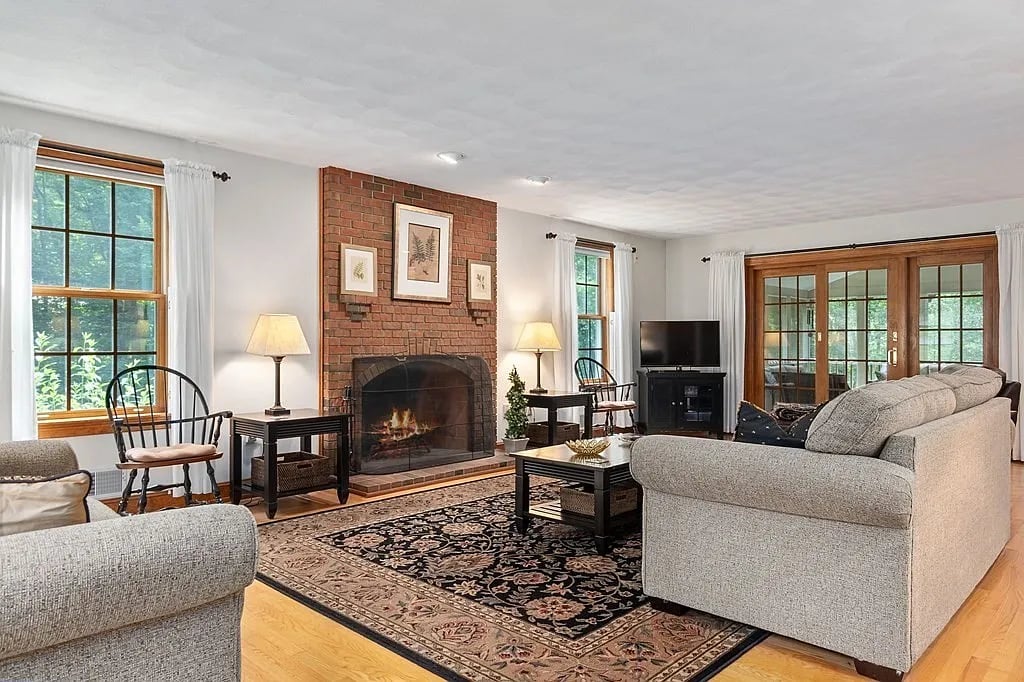 7 Spring Hill Rd